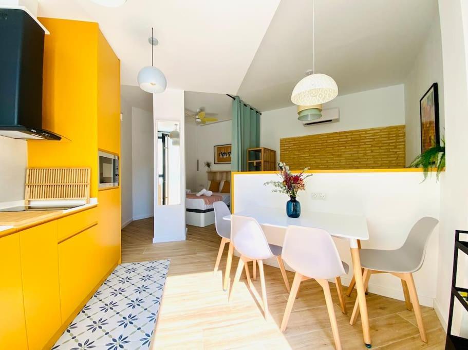 Bajo B - Design & Comfort In Ruzafa Soho บาเลนเซีย ภายนอก รูปภาพ