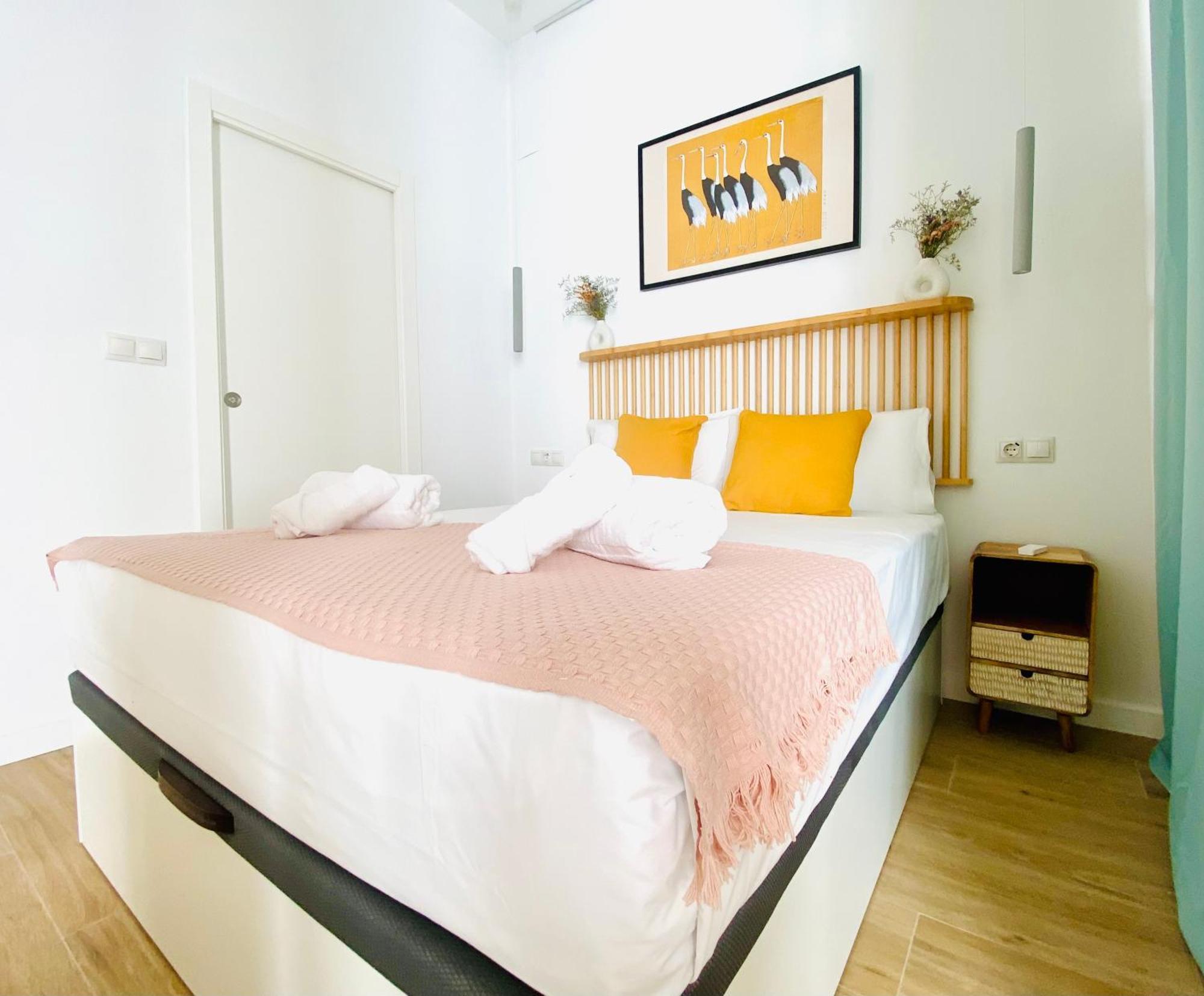 Bajo B - Design & Comfort In Ruzafa Soho บาเลนเซีย ภายนอก รูปภาพ
